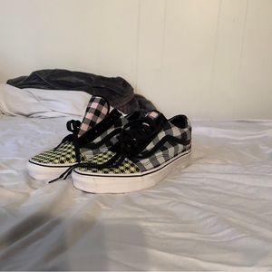 Vans Multicolor skate shoe men’s 10w never worn!!